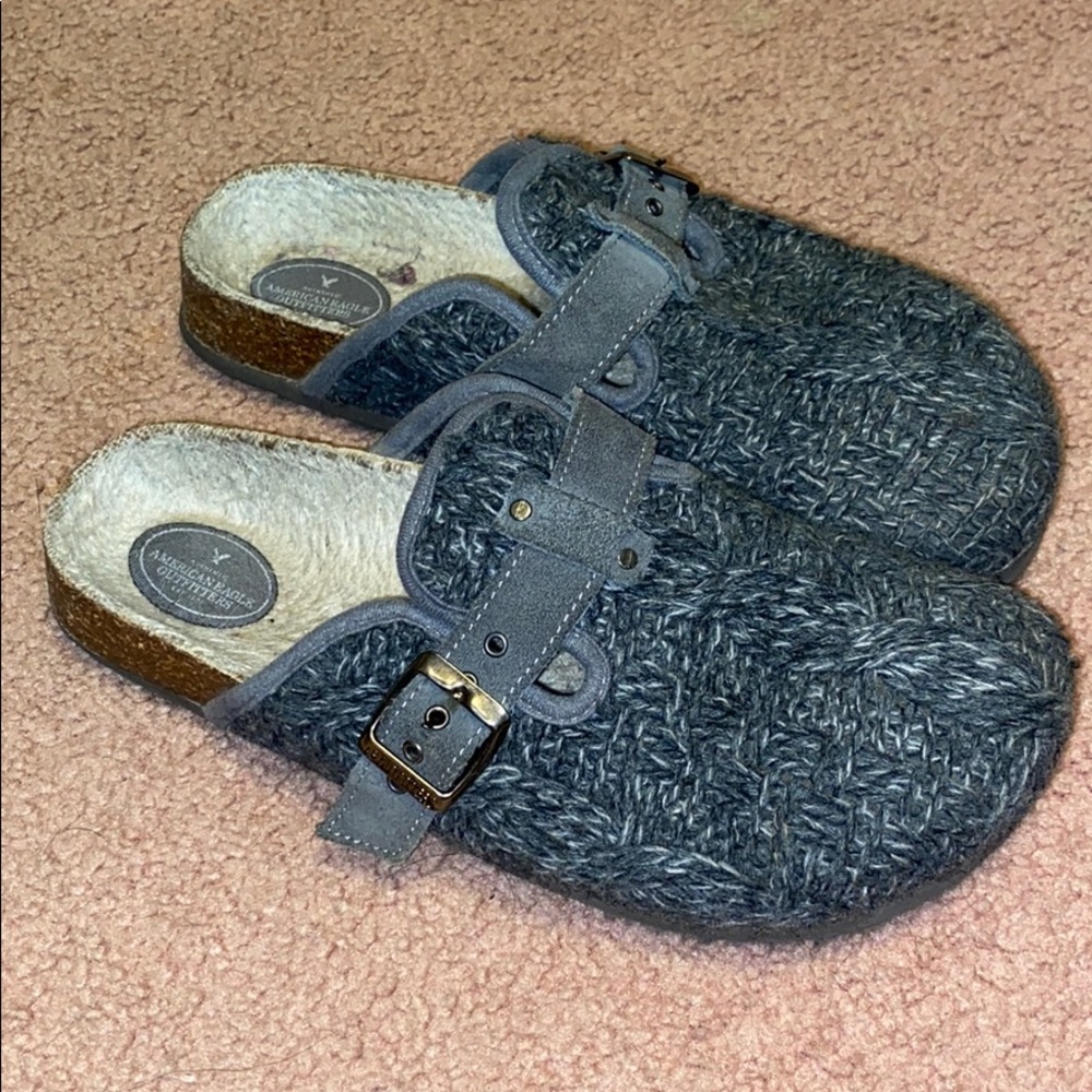 American Eagle slippers